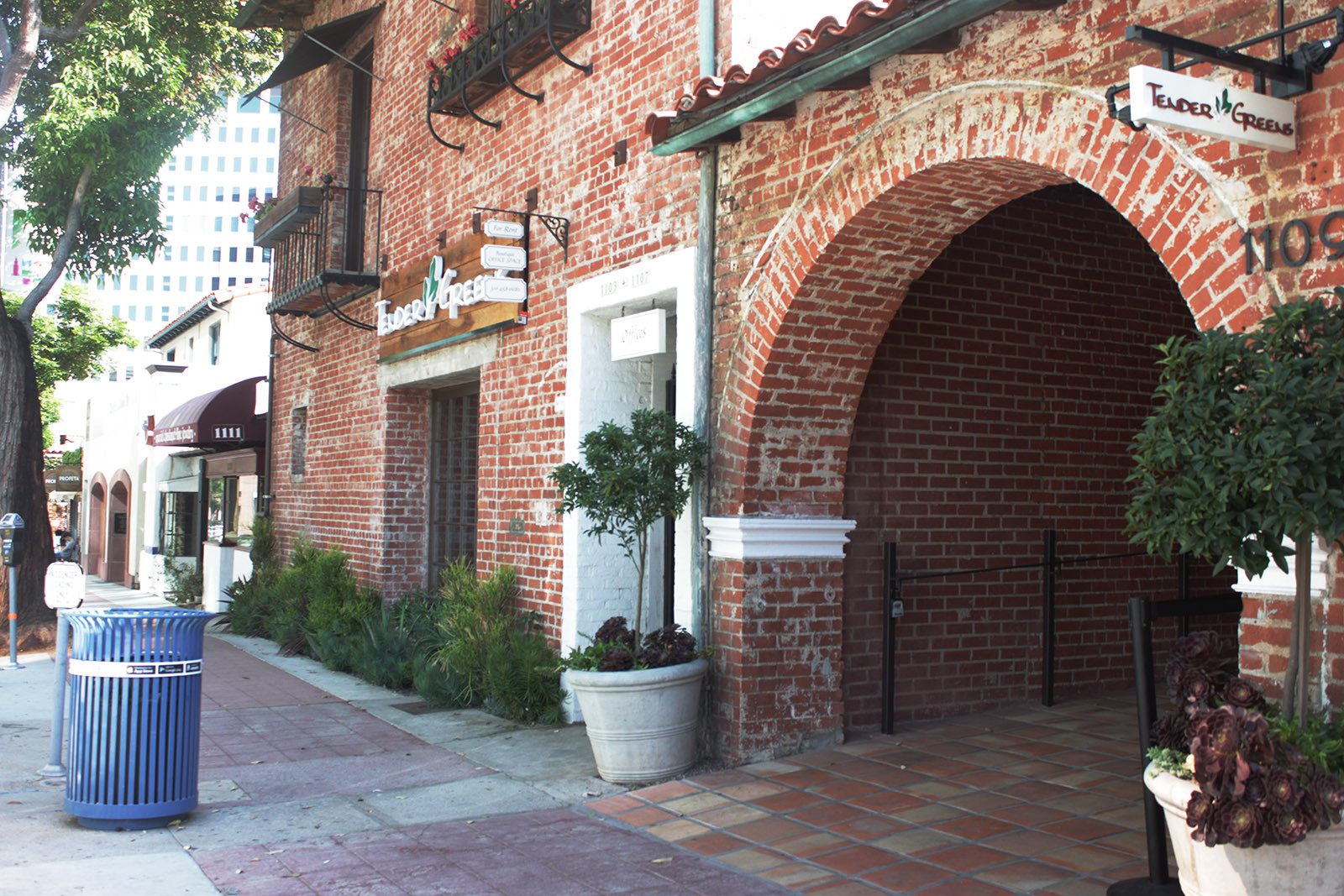 Tender Greens Westwood
 Tender Greens opens in Westwood after two year wait