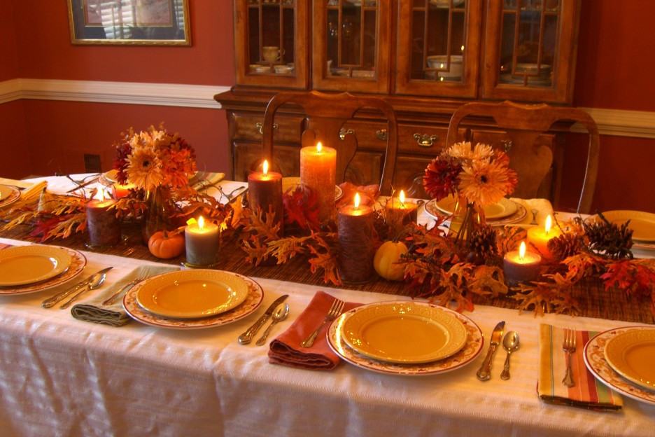 Thanksgiving Dinner Table
 Extensive White Decorating Table For Thanksgiving With