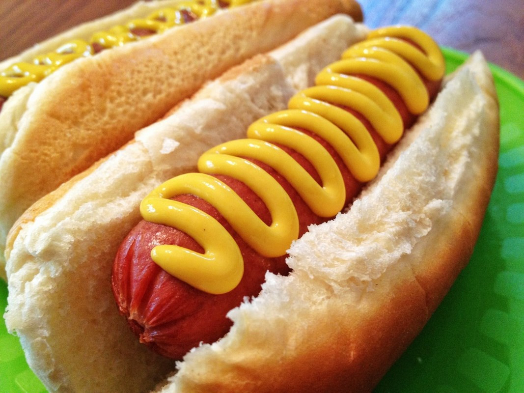 Two Hot Dogs
 Hot dogs en Kung Food