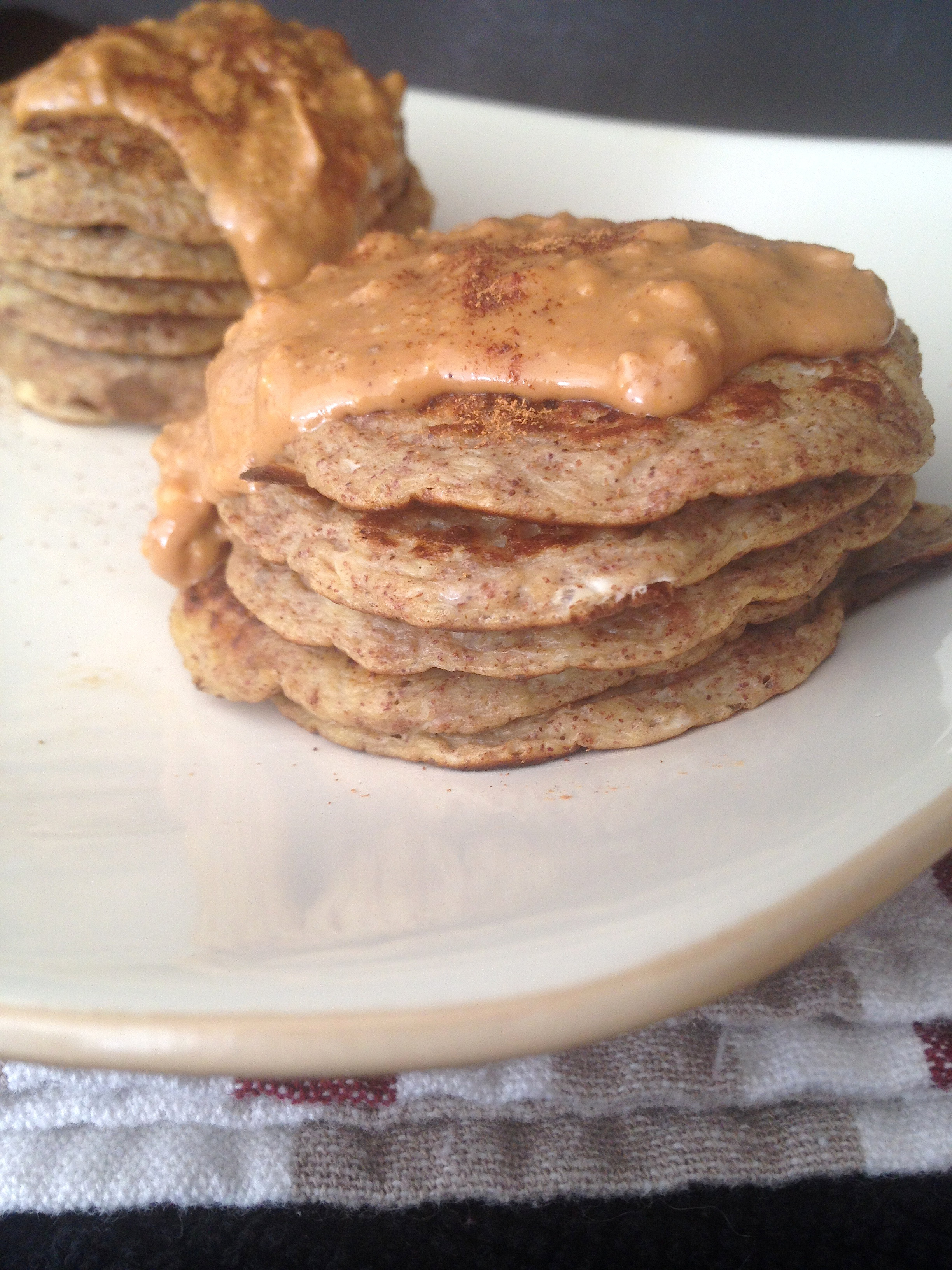 Two Ingredient Pancakes
 “2 Ingre nt” French Toast Pancakes