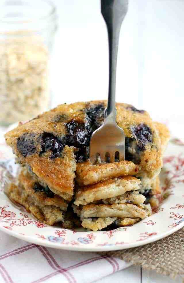 Vegan Oatmeal Pancakes
 Vegan Blueberry Oatmeal Pancakes The Pretty Bee