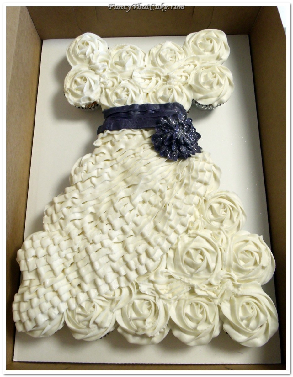 Wedding Dress Cupcakes
 Amazing Bridal Gown Cupcake Cake AxiMedia