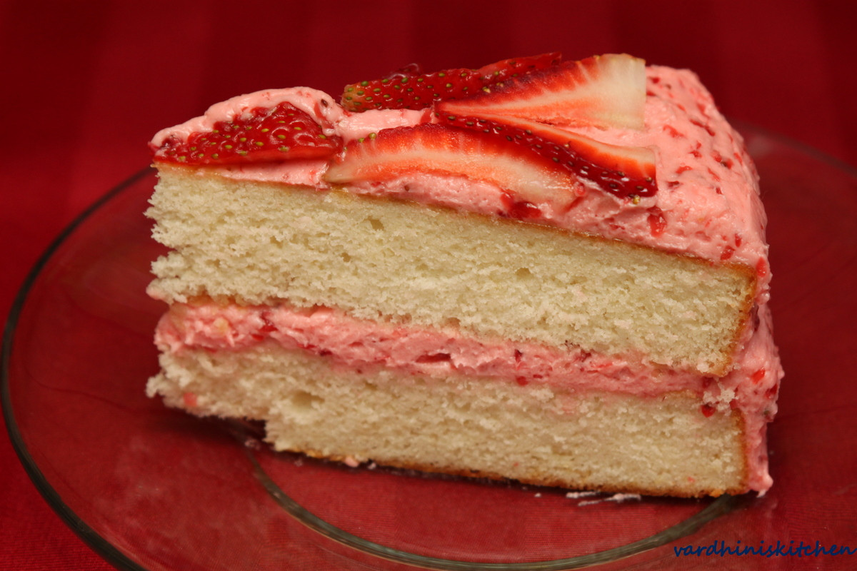White Cake With Strawberries
 Cooks Joy Classic White Cake with Strawberry Buttercream
