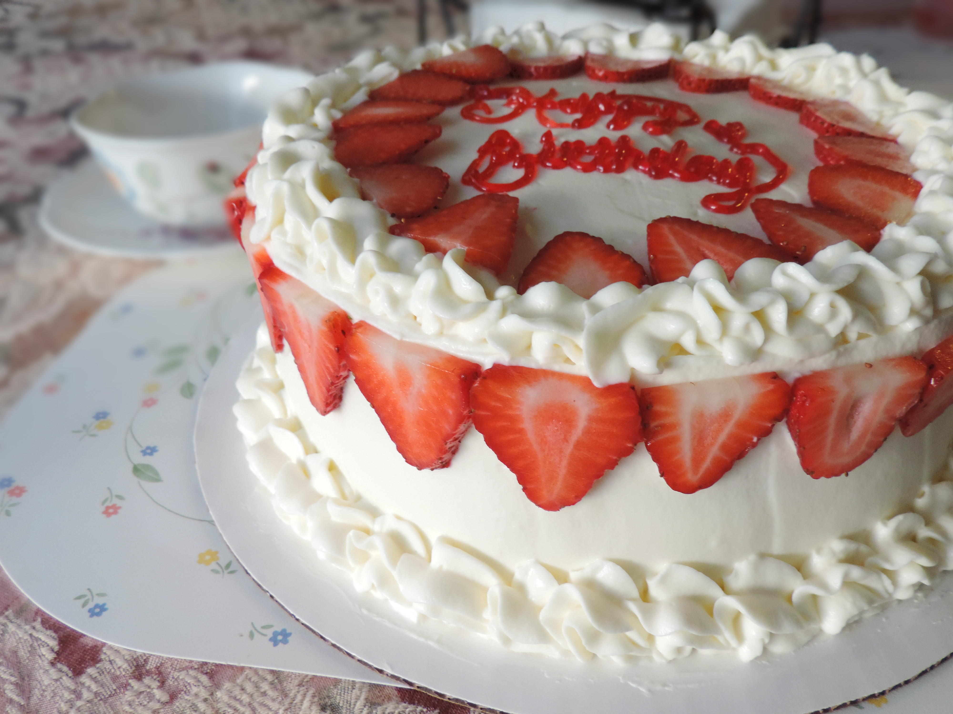 White Cake With Strawberries
 Fresh Strawberry Layer Cake
