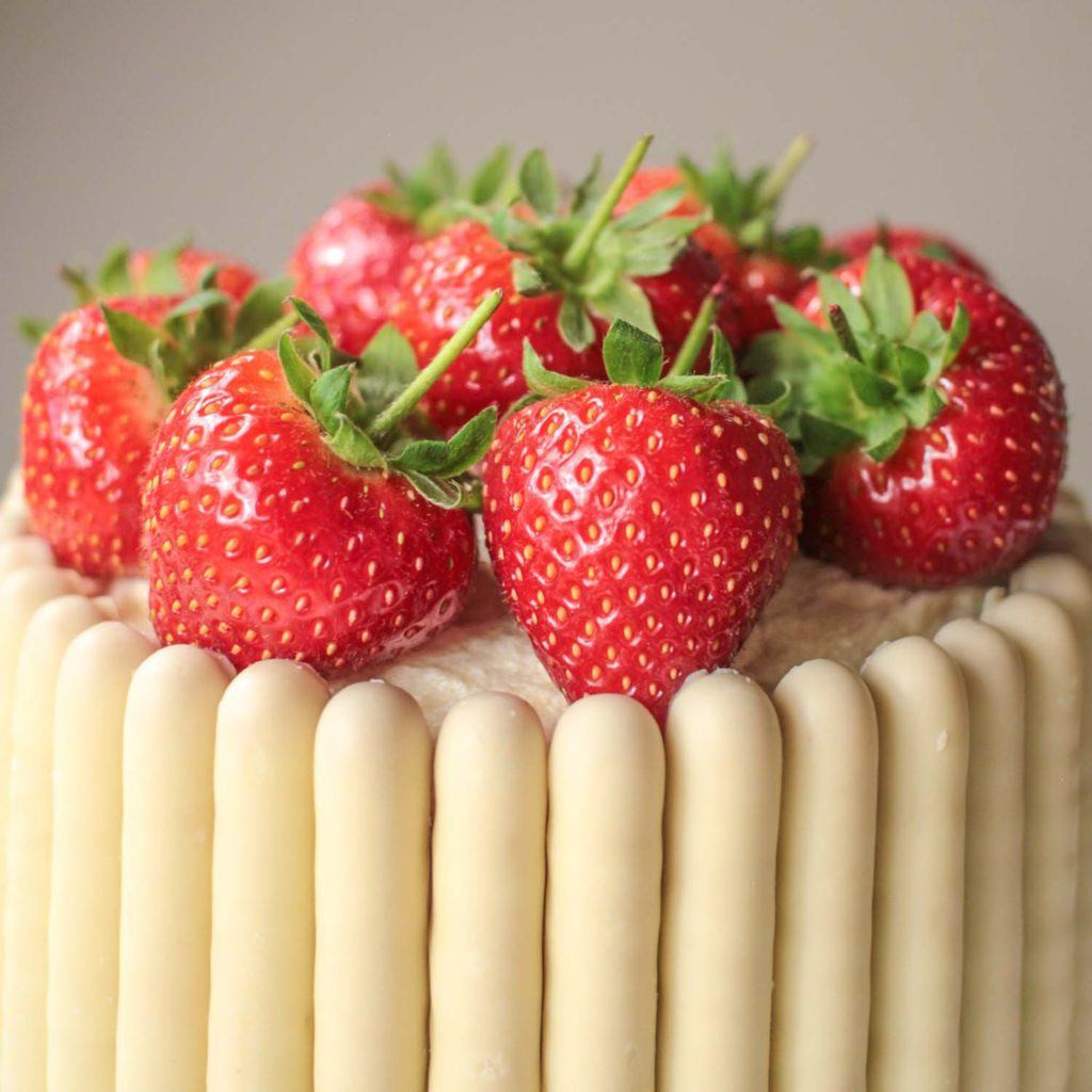 White Cake With Strawberries
 White Chocolate Strawberry and Prosecco Cake Recipe