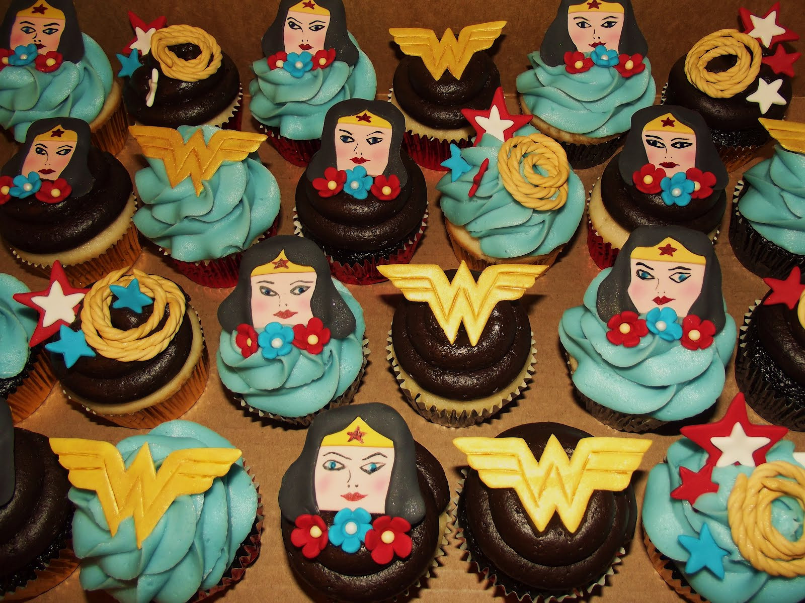 Wonder Woman Cupcakes
 Suzy s Sweet Shoppe Wonder Woman Lego Ninjago Cupcakes