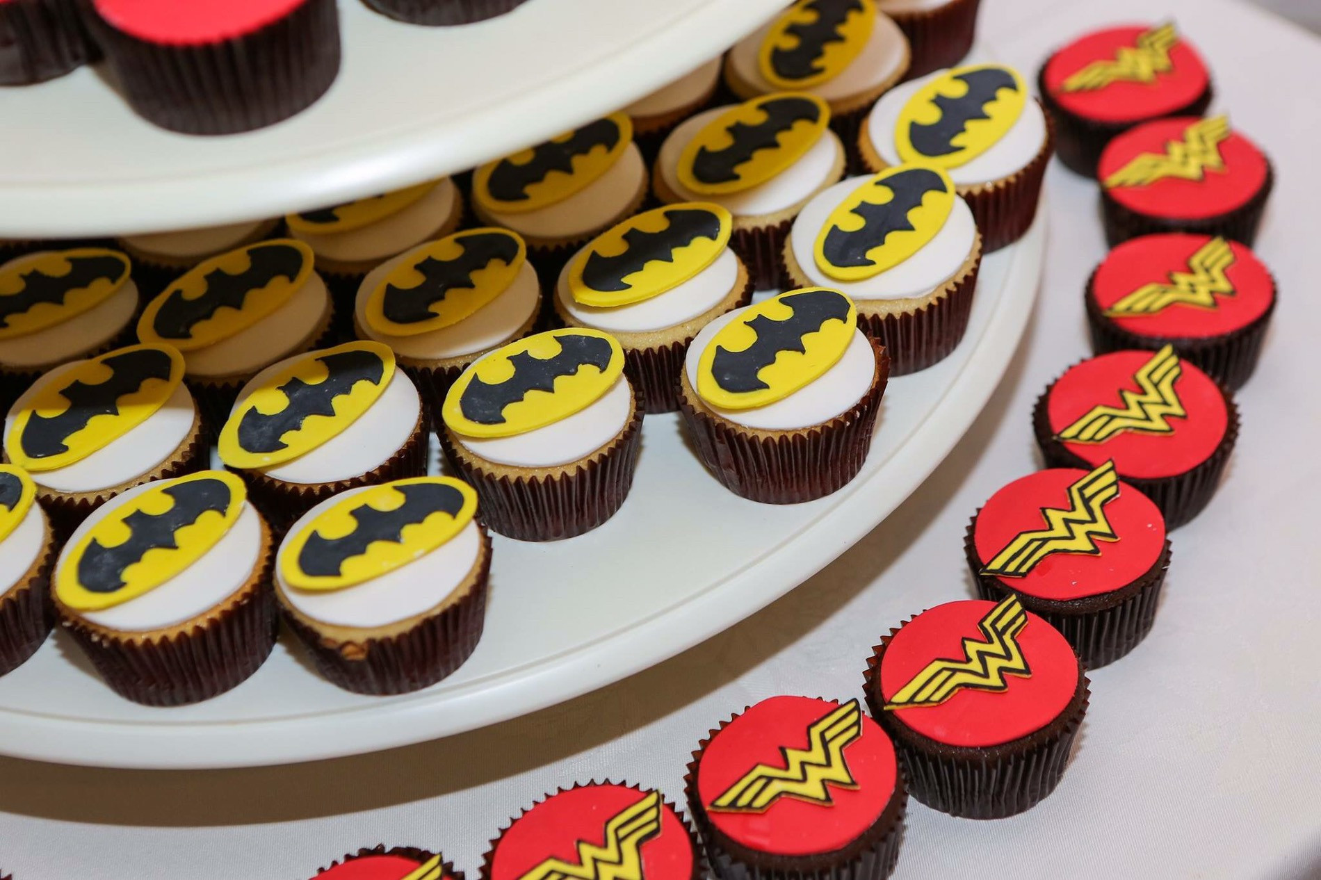 Wonder Woman Cupcakes
 superhero