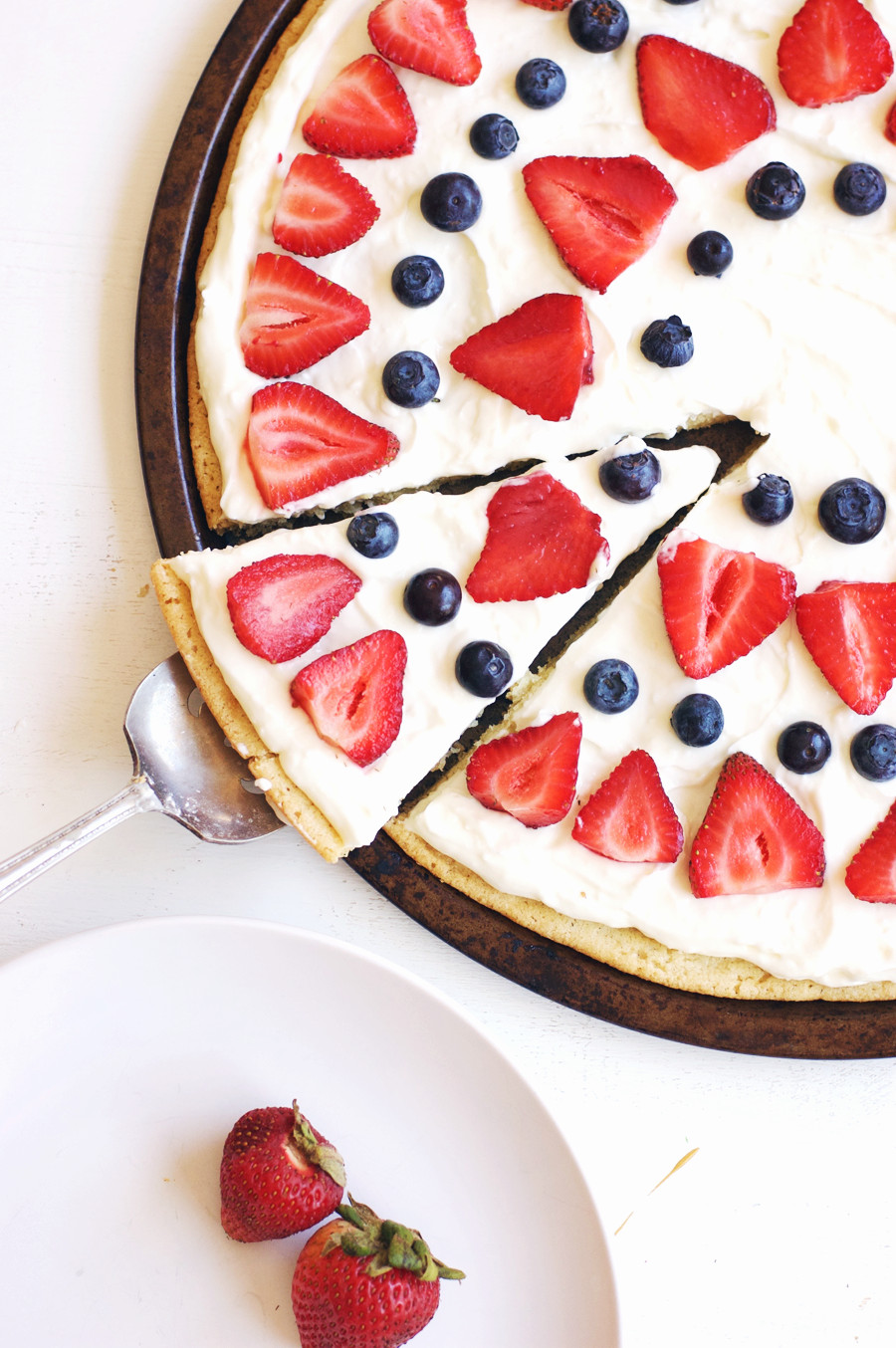 4Th July Desserts
 Fourth of July Berry Dessert Pizza