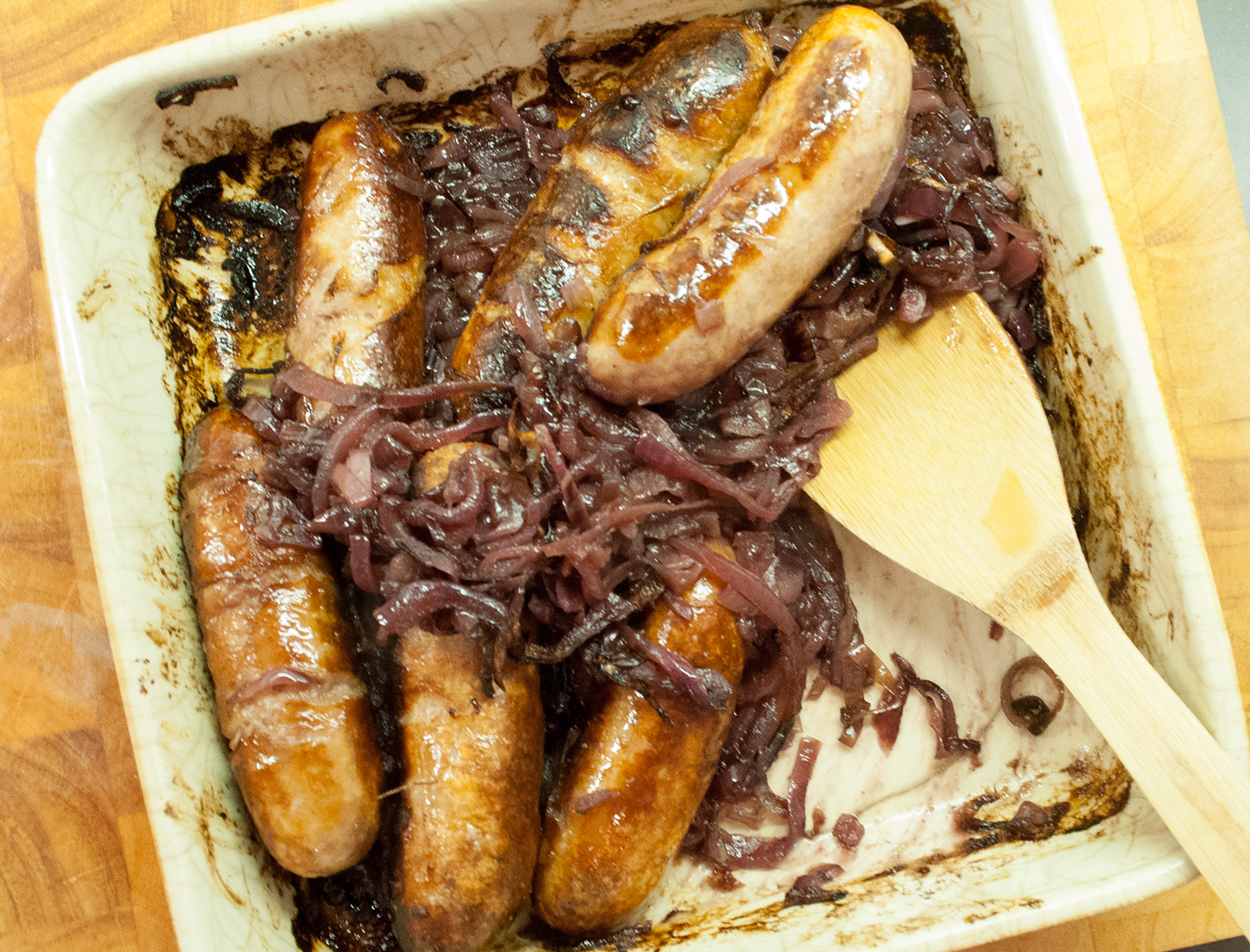 A Dinner Of Onions
 Sausages with ion Marmalade