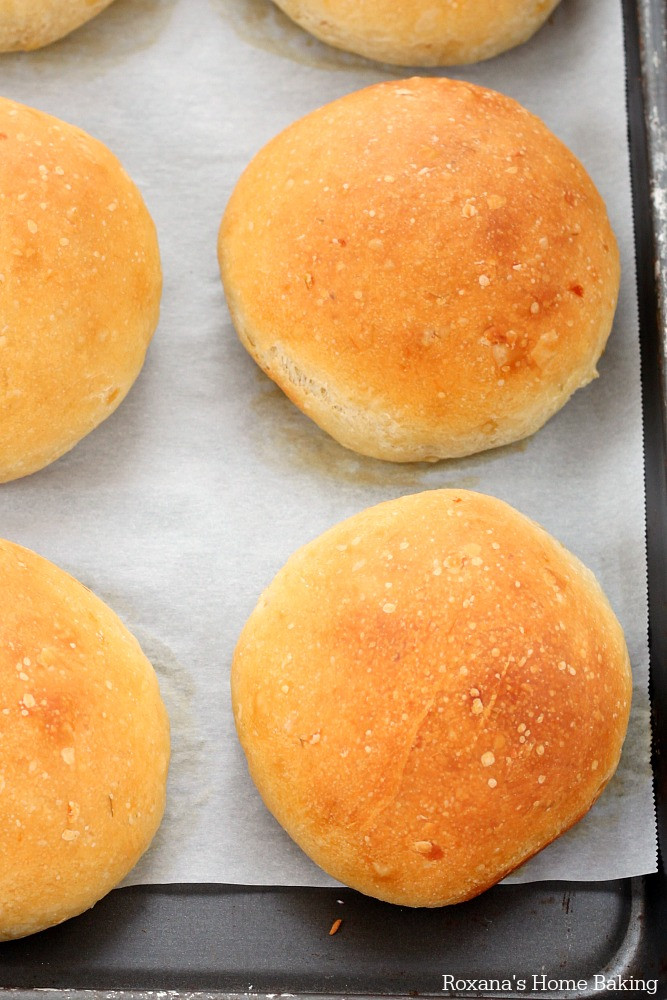 A Dinner Of Onions
 Caramelized onion dinner rolls recipe