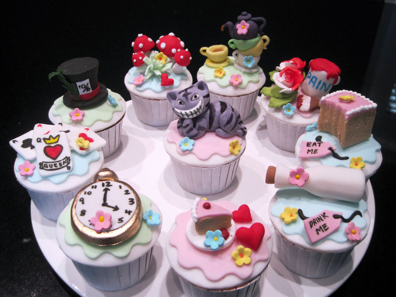 Alice In Wonderland Cupcakes
 Sliceofcake Chef Nicky DeviantArt