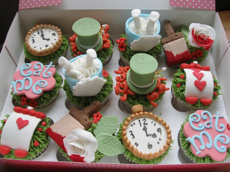 Alice In Wonderland Cupcakes
 alice in wonderland cupcakes cake by jen lofthouse