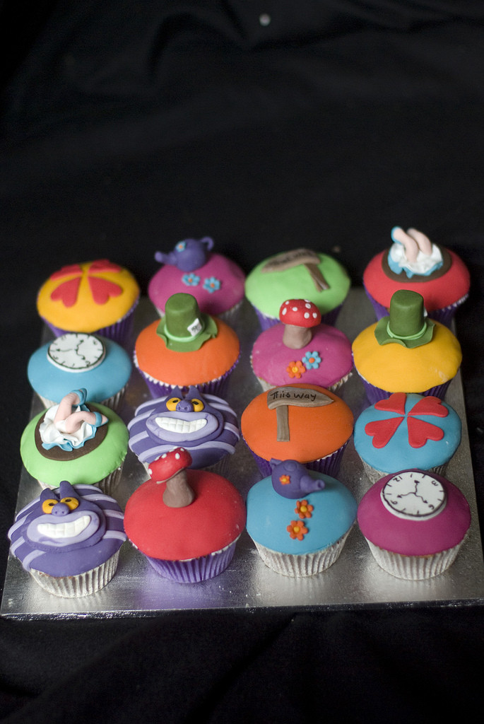 Alice In Wonderland Cupcakes
 File Alice in Wonderland Cupcakes