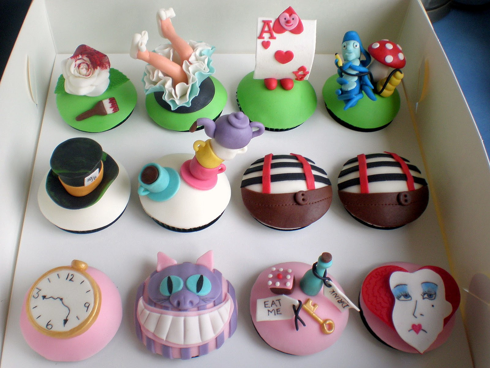 Alice In Wonderland Cupcakes
 Sugar Siren Cakes Mackay Alice in Wonderland Cupcakes