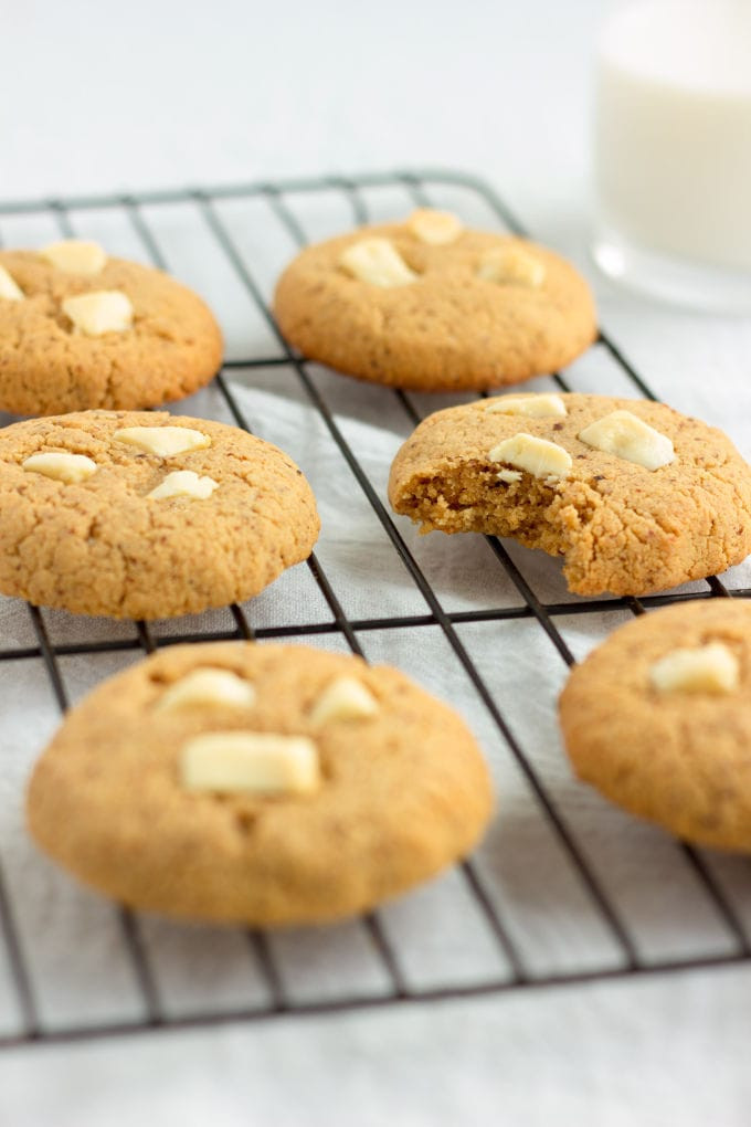 Almond Flour Peanut Butter Cookies
 Almond Flour & Peanut Butter Protein Cookies e Clever Chef