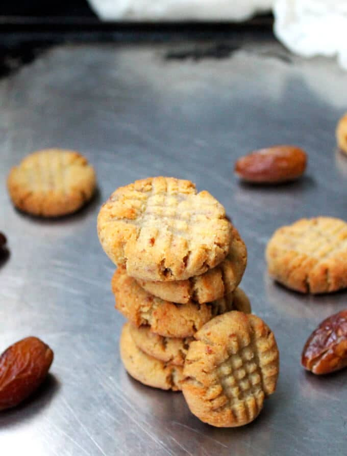 Almond Flour Shortbread Cookies
 Vegan Almond Flour Shortbread Cookies naturally sweetened