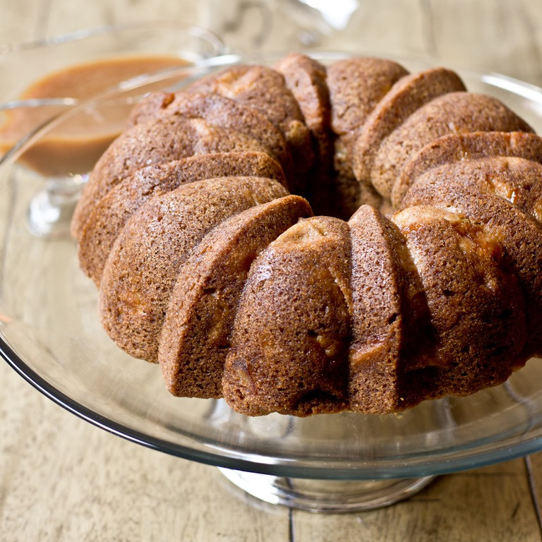 Apple Bundt Cake
 Vanilla Bean Apple Bundt Cake