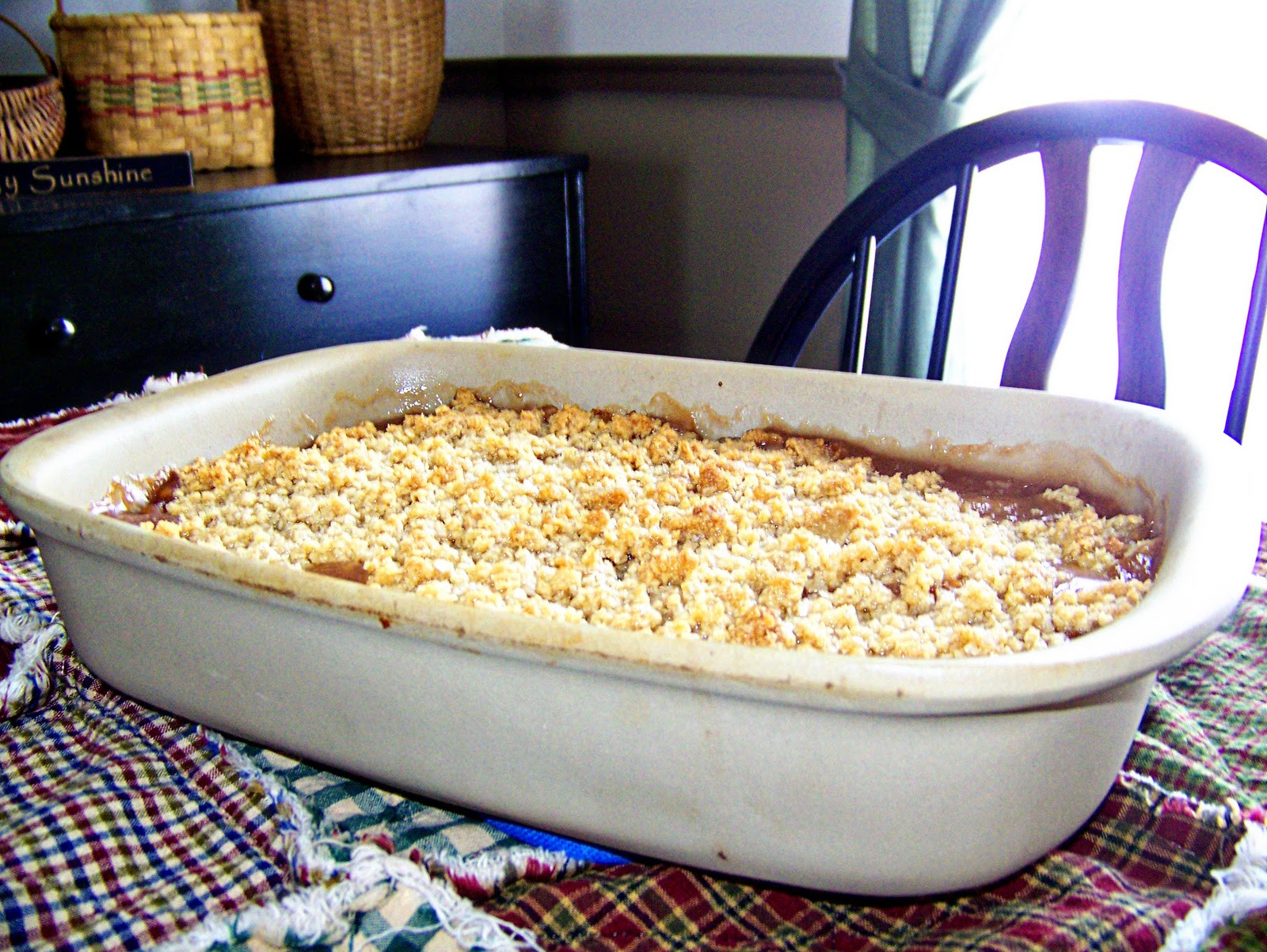 Apple Crisp With Pie Filling
 Farm Girl in the Suburbs Apple Crisp & Apple Pie Filling