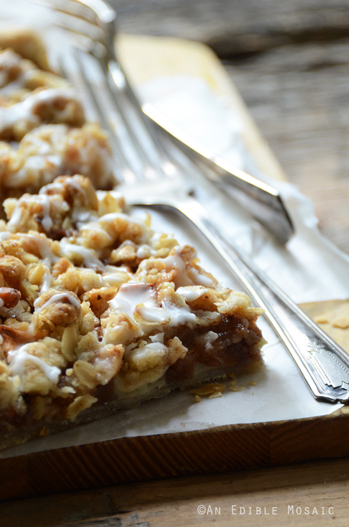 Apple Pie Crumble Topping
 Apple Slab Pie with Nutty Oat Crumble Topping