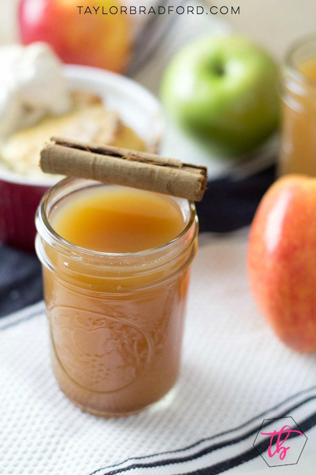 Apple Pie Moonshine Cocktail
 Apple Pie Moonshine Cocktail Recipe • Taylor Bradford