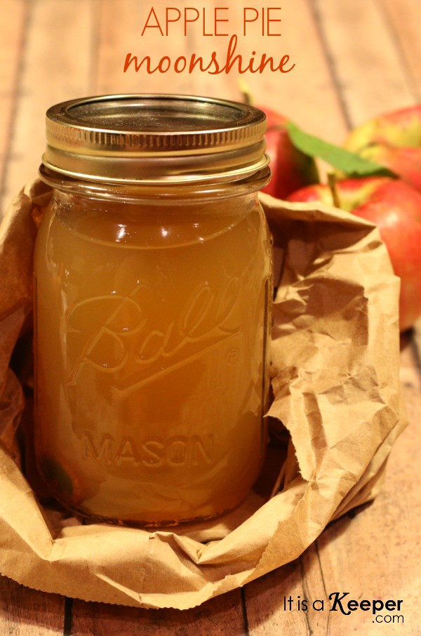 Apple Pie Moonshine Cocktail
 Apple Pie Moonshine