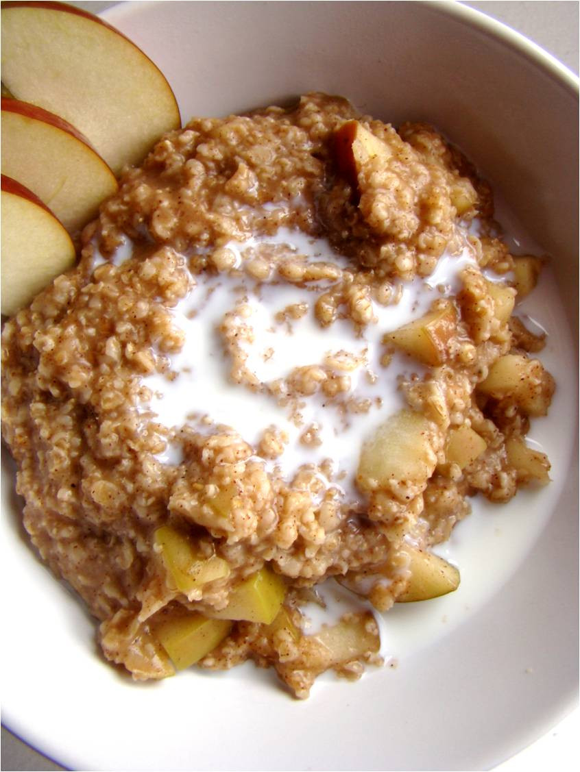 Apple Pie Oatmeal
 Family Feedbag Apple pie oatmeal