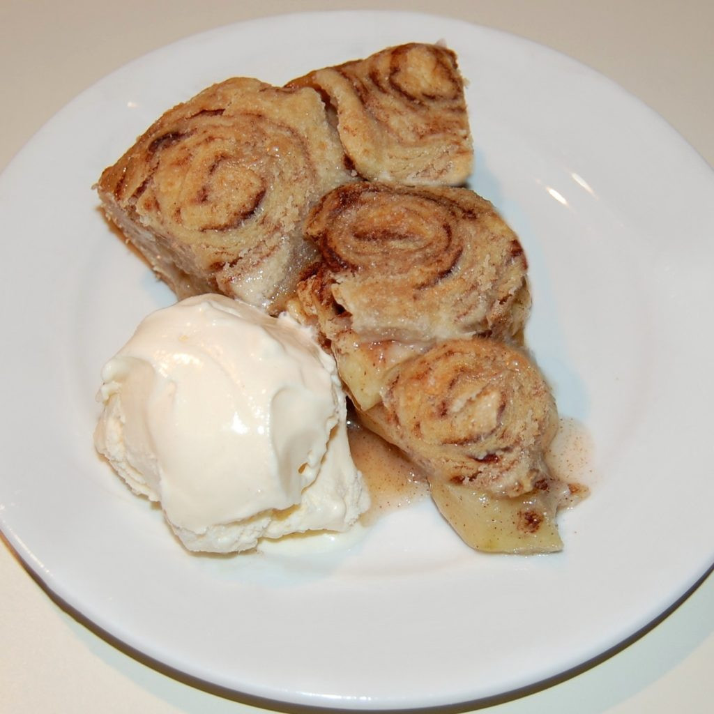 Apple Pie With Cinnamon Roll Crust
 Apple Pie with Cinnamon Roll Pie Crust