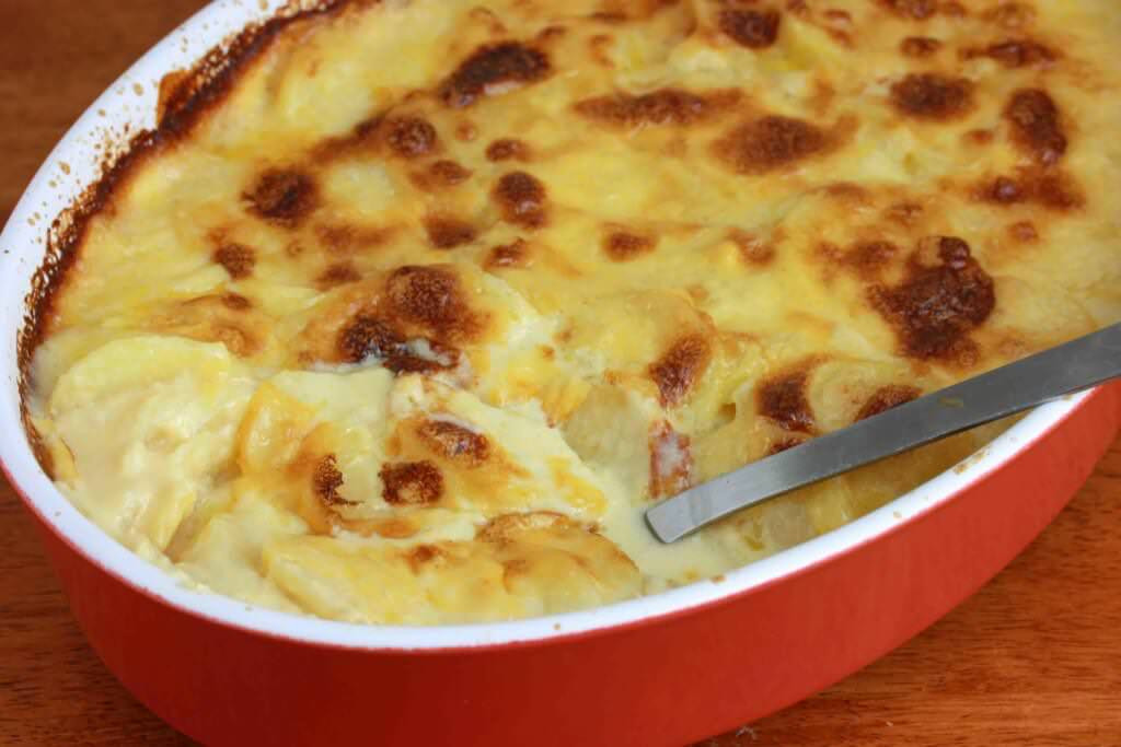 Au Gratin Potatoes Recipes
 Perfectly Creamy Au Gratin Potatoes The Daring Gourmet