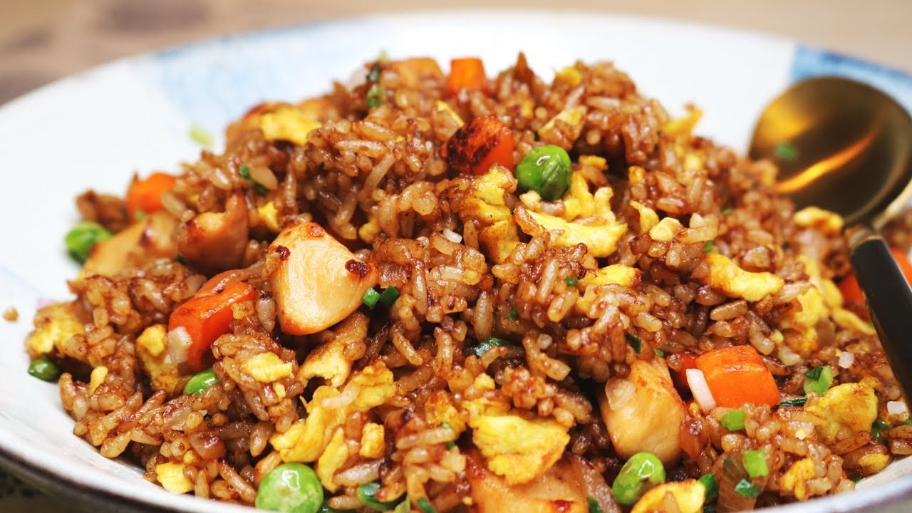 Authentic Chicken Fried Rice
 BETTER THAN TAKEOUT AND EASY Chinese Chicken Fried Rice