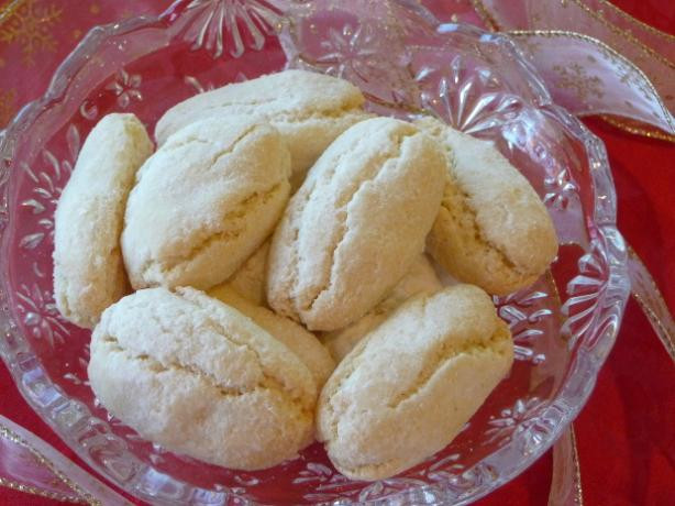 Authentic Italian Cookie Recipes
 Ricciarelli Traditional Italian Almond Cookies Recipe