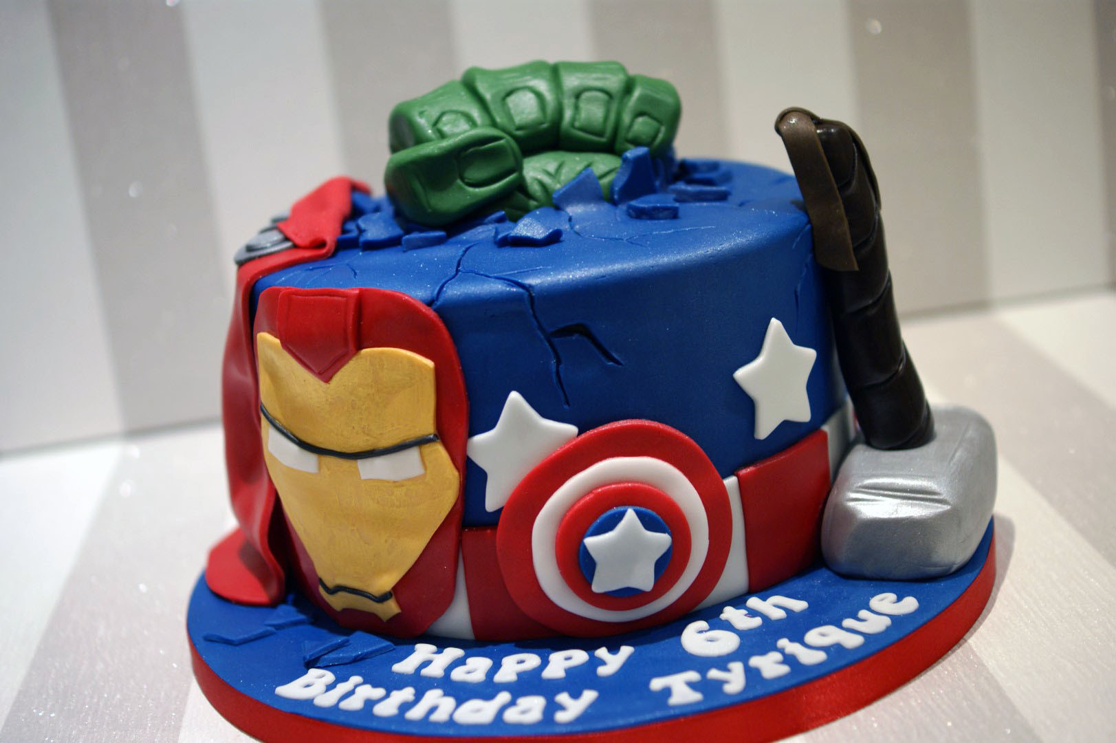Avengers Birthday Cake
 Avengers Birthday Cake Bakealous