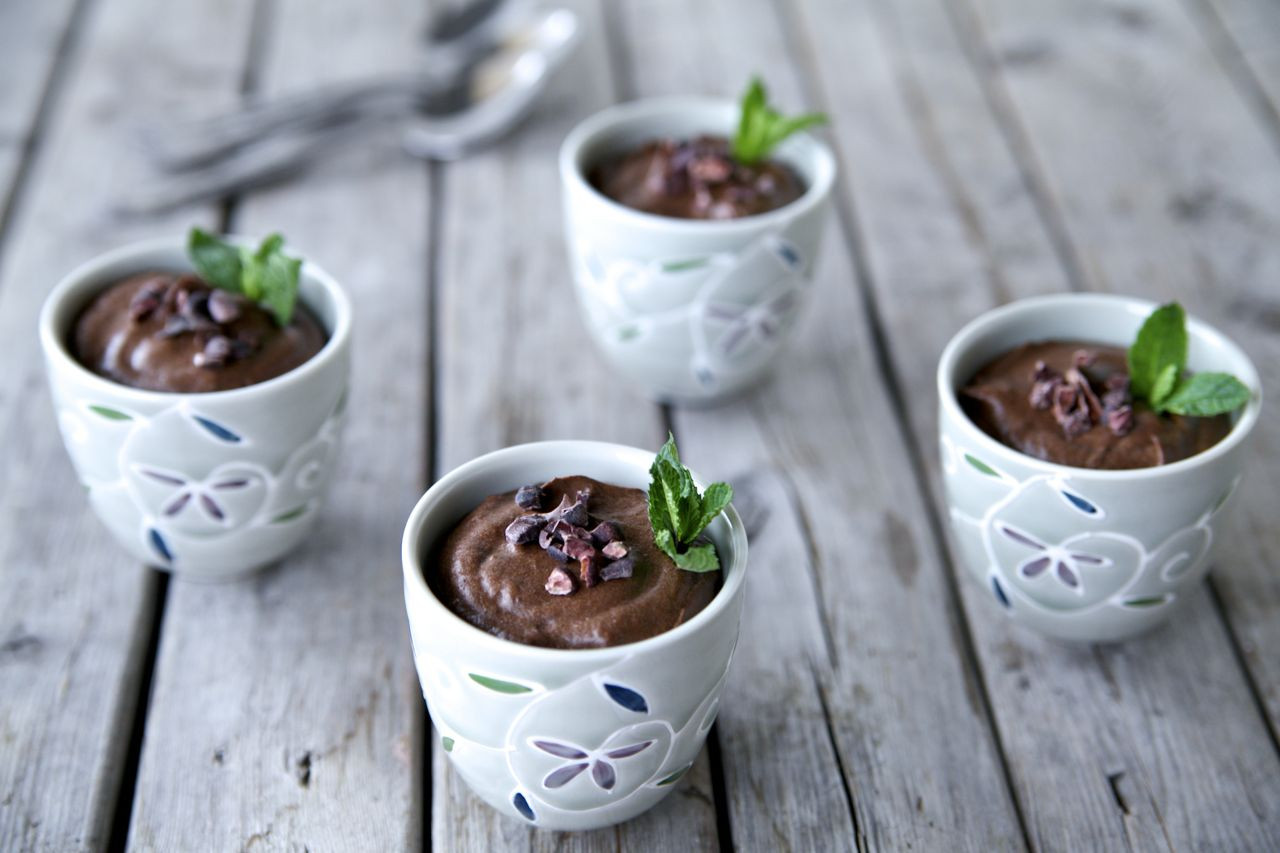 Avocado Chocolate Mousse
 Avocado & Chocolate Mousse Craving Greens