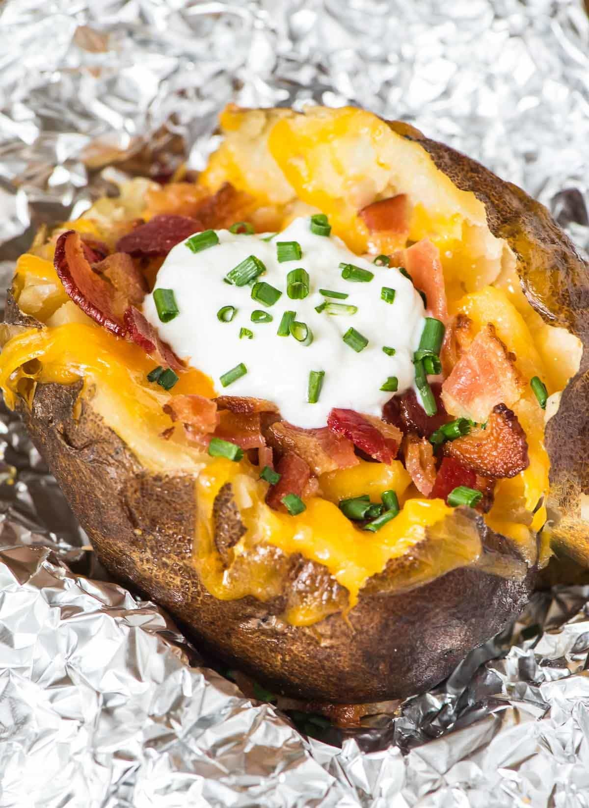 Bake A Potato
 How to Make Crock Pot Baked Potatoes