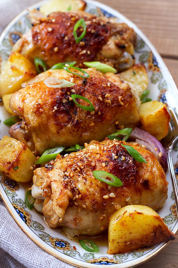 Baked Garlic Chicken Recipe
 Baked Garlic Chicken and Potatoes — Eatwell101