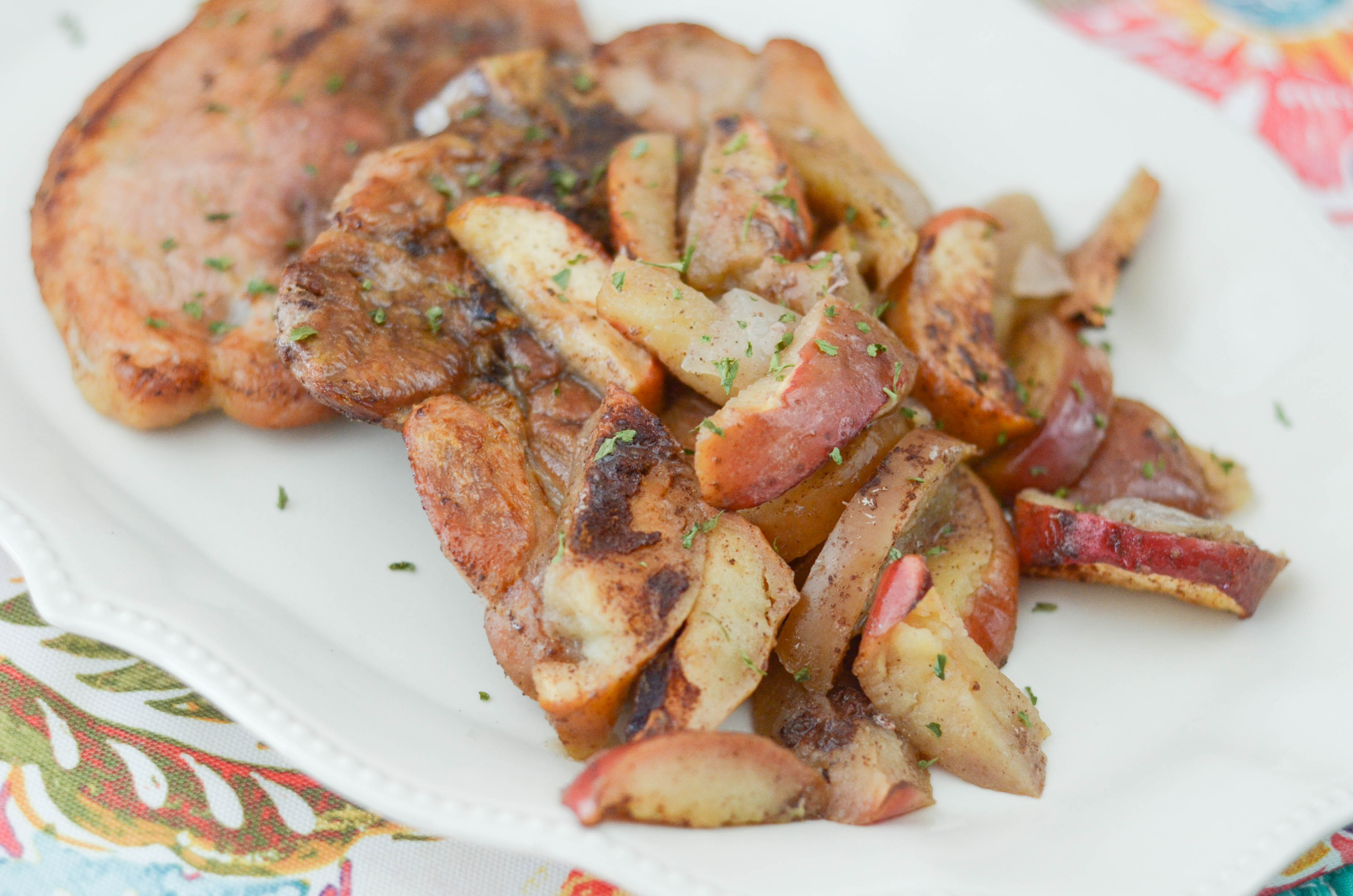 Baked Pork Chops With Apples
 Baked Apple Cinnamon Pork Chops Mommy Hates Cooking