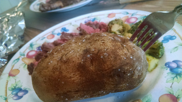 Baked Potato Alton Brown
 Learning The Perfect Baked Potato – Alton Brown Good Eats