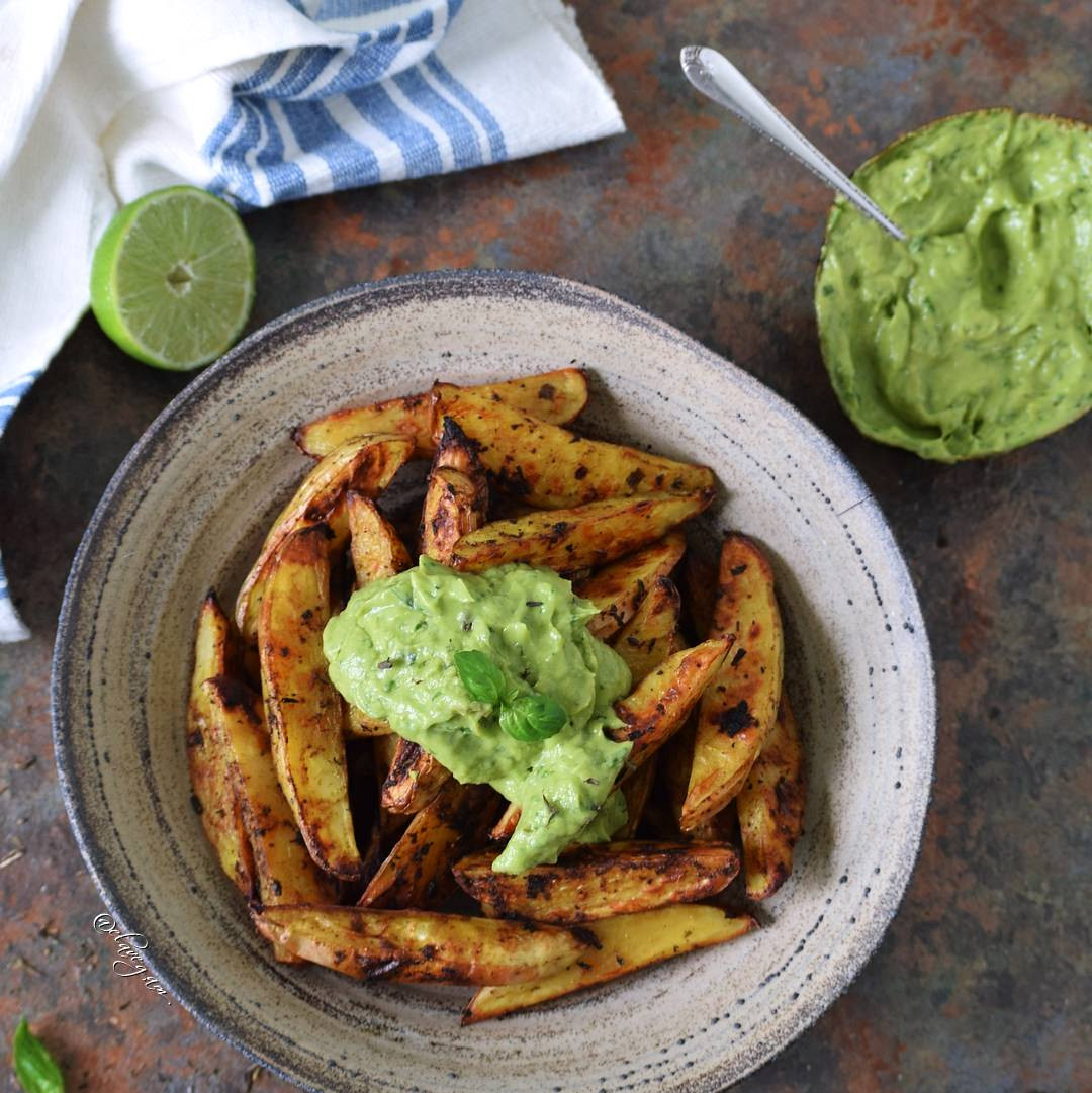 Baked Potato Wedges Recipe
 Oven baked potato wedges recipe with guacamole Elavegan