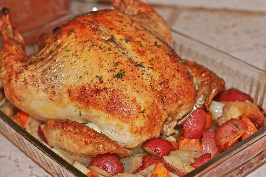 Baked Whole Chicken Recipe
 Easy Whole Roasted Chicken with Ve ables