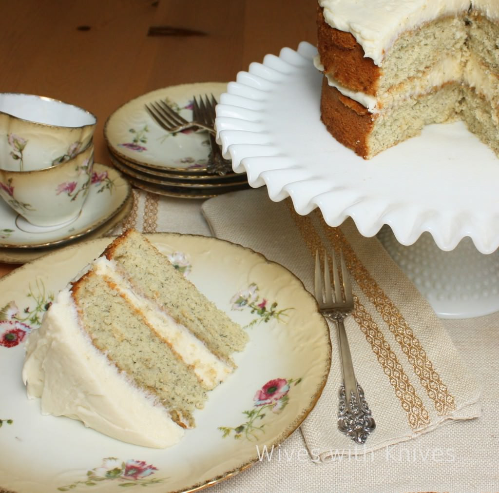 Banana Cake With Cream Cheese Frosting
 e Bowl Banana Layer Cake with Cream Cheese Frosting
