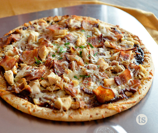 Barbeque Chicken Pizza
 Cooking with Collections Grilled BBQ Chicken Pizza