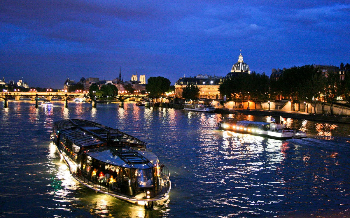 Bateaux Parisiens Seine River Dinner Cruise
 Bateaux Parisiens Late Evening Seine River Dinner Cruise