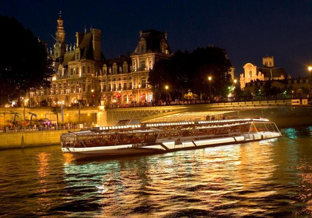 Bateaux Parisiens Seine River Dinner Cruise
 Seine dinner cruise Bateaux Mouches – Ceetiz