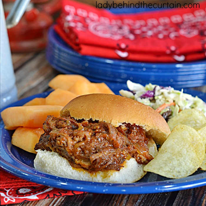 Bbq Beef Sandwiches
 Slow Cooker Barbecue Beef Sandwiches