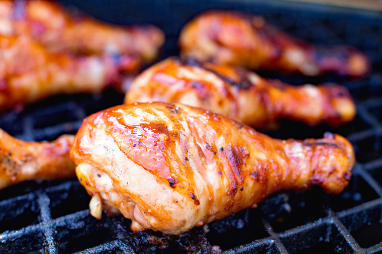 Bbq Chicken Legs On Grill
 Grilled BBQ Chicken Drumsticks Gimme Some Grilling