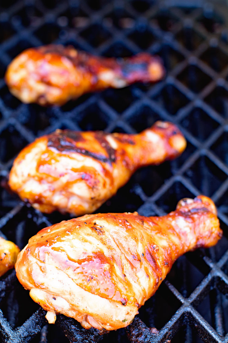 Bbq Chicken Legs On Grill
 Grilled BBQ Chicken Drumsticks Gimme Some Grilling