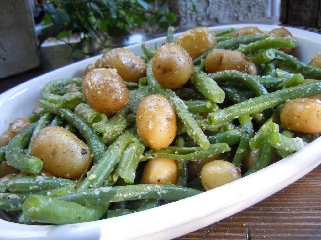 Beans Greens Potatoes
 green beans and new potatoes recipe