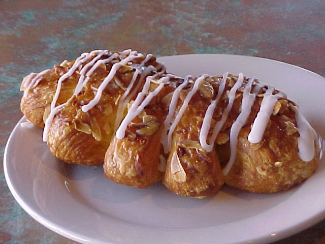 Bear Claw Dessert
 Bear claw pastry