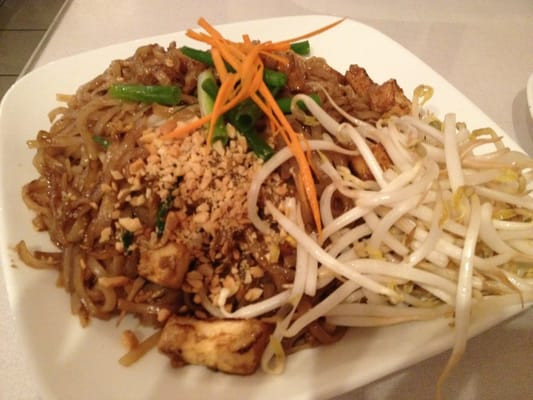 Beef Pad Thai
 Beef Pad Thai $9