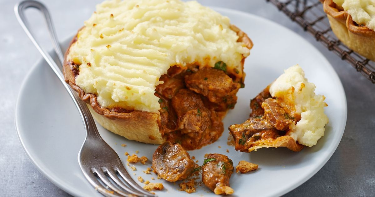 Beef Shepherd'S Pie
 Beef stroganoff & potato pies