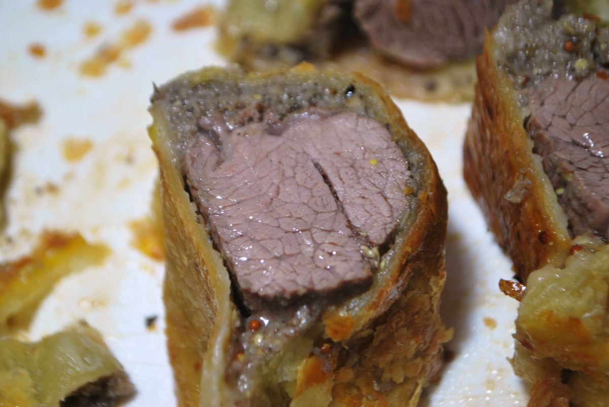 Beef Wellington Appetizers
 Mini Beef Wellington SavoryReviews